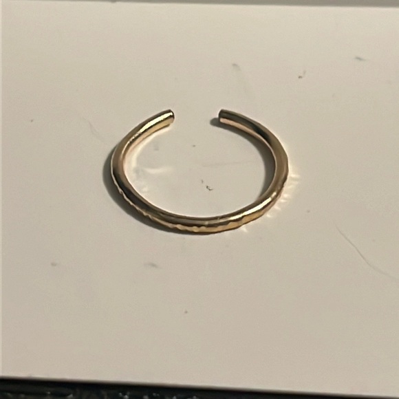 Jewelry - Ear cuff gold